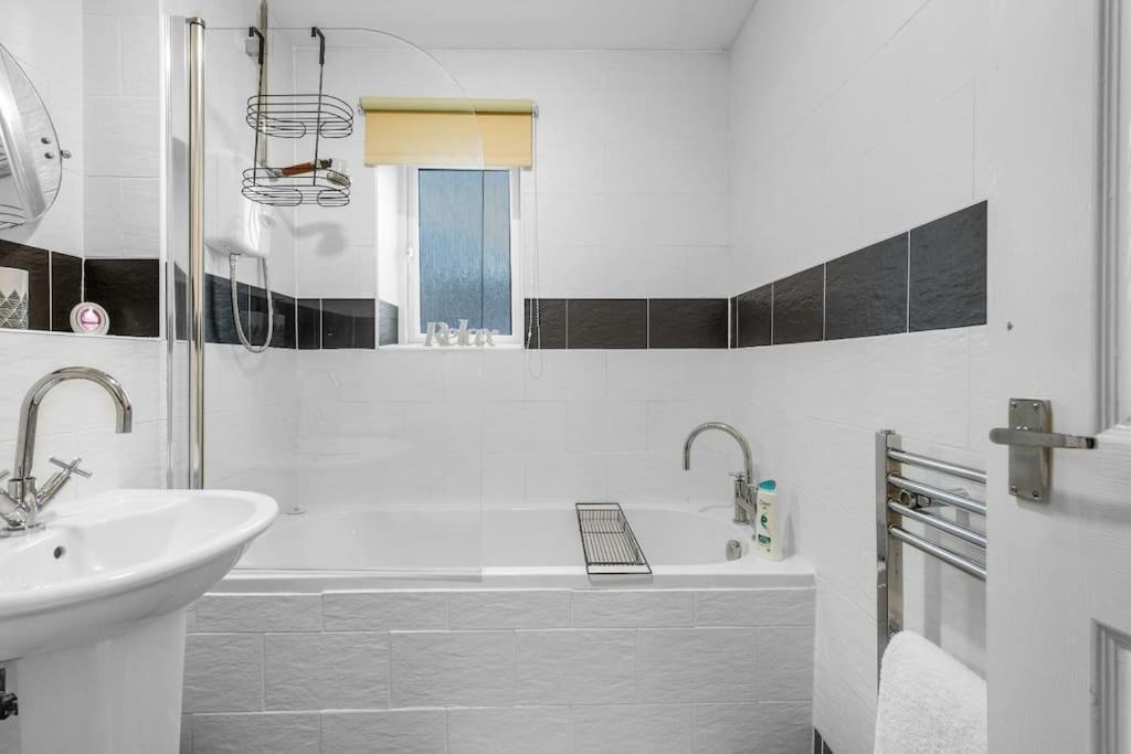 2 Bedroom Apartment On South Beach Road, Ayr Bagian luar foto